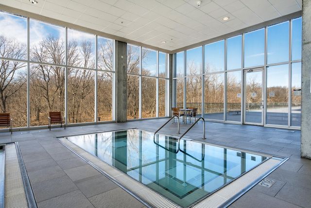 9715 Woods Drive 510, Skokie, IL 60077