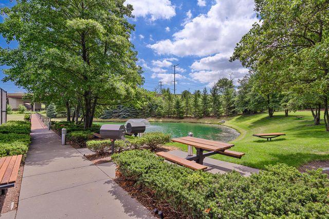 9715 Woods Drive 510, Skokie, IL 60077