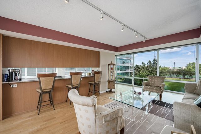 9715 Woods Drive 510, Skokie, IL 60077