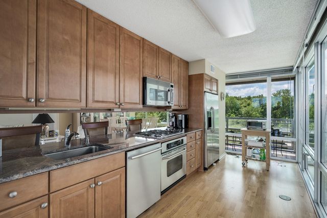 9715 Woods Drive 510, Skokie, IL 60077