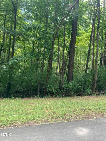 201 Lake Court, Chapel Hill, NC 27516