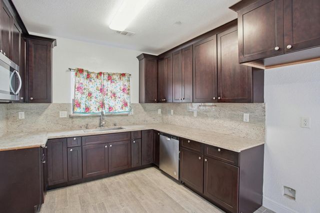 5680 Power Inn Rd, Sacramento, CA 95824