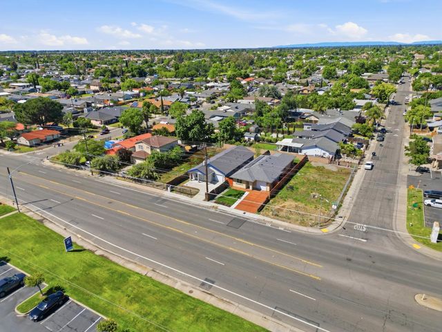 5680 Power Inn Rd, Sacramento, CA 95824