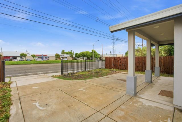 5680 Power Inn Rd, Sacramento, CA 95824