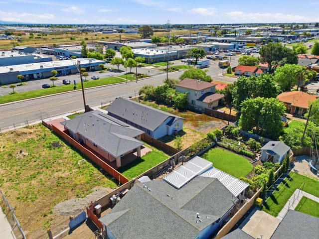 5680 Power Inn Rd, Sacramento, CA 95824