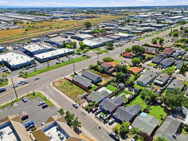 5680 Power Inn Rd, Sacramento, CA 95824