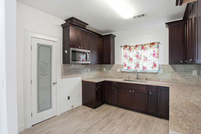 5680 Power Inn Rd, Sacramento, CA 95824