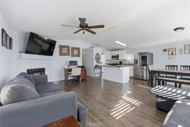 25114 Avenida Valencia, Homeland, CA 92548