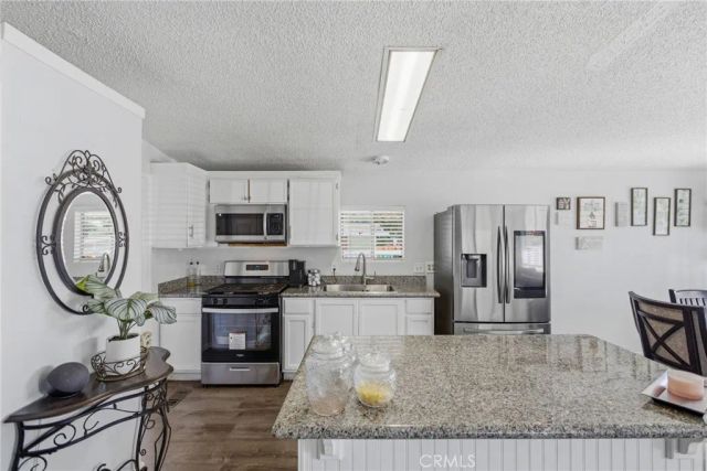 25114 Avenida Valencia, Homeland, CA 92548