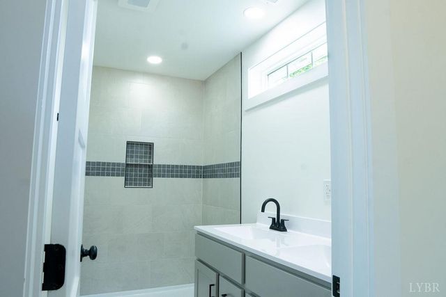 1200 St Cloud Avenue, Lynchburg, VA 24502