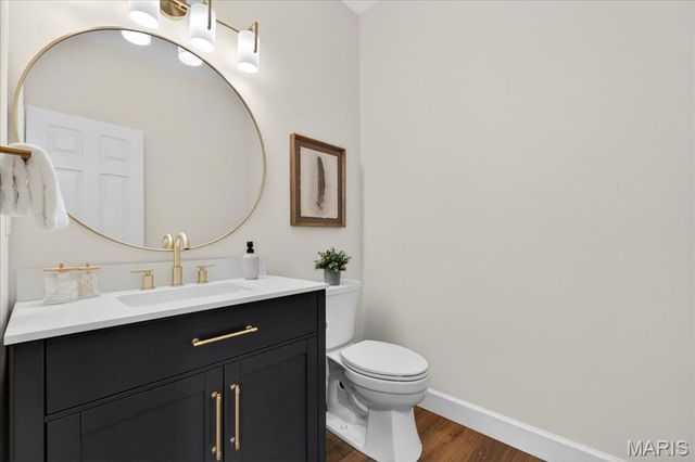 9 Picardy Hill Drive, Chesterfield, MO 63017