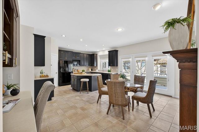 9 Picardy Hill Drive, Chesterfield, MO 63017