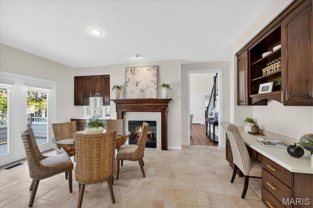 9 Picardy Hill Drive, Chesterfield, MO 63017