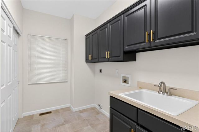 9 Picardy Hill Drive, Chesterfield, MO 63017