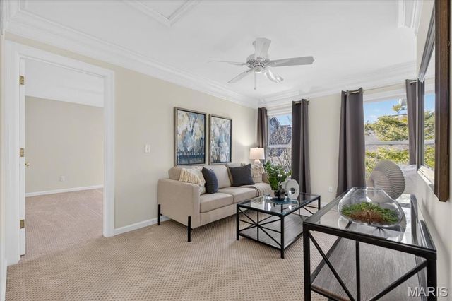 9 Picardy Hill Drive, Chesterfield, MO 63017