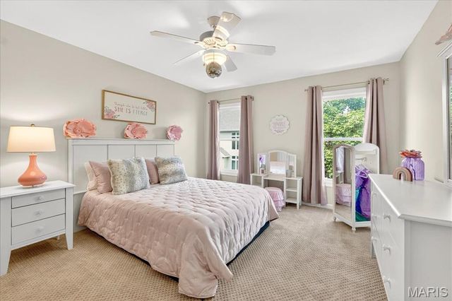 9 Picardy Hill Drive, Chesterfield, MO 63017