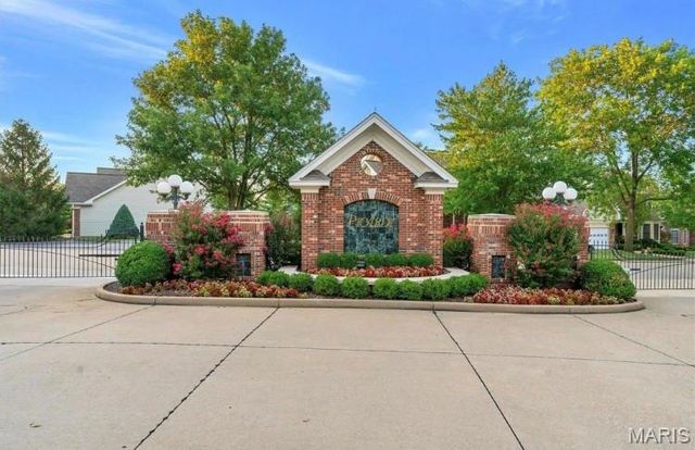 9 Picardy Hill Drive, Chesterfield, MO 63017