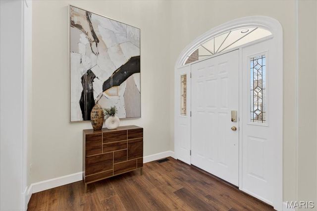 9 Picardy Hill Drive, Chesterfield, MO 63017