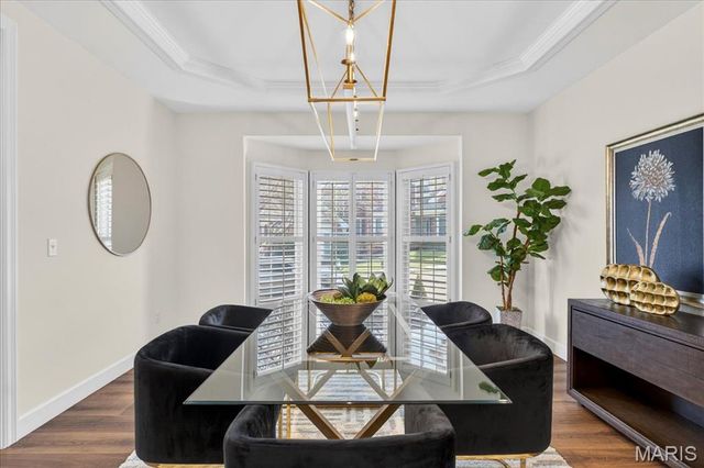 9 Picardy Hill Drive, Chesterfield, MO 63017