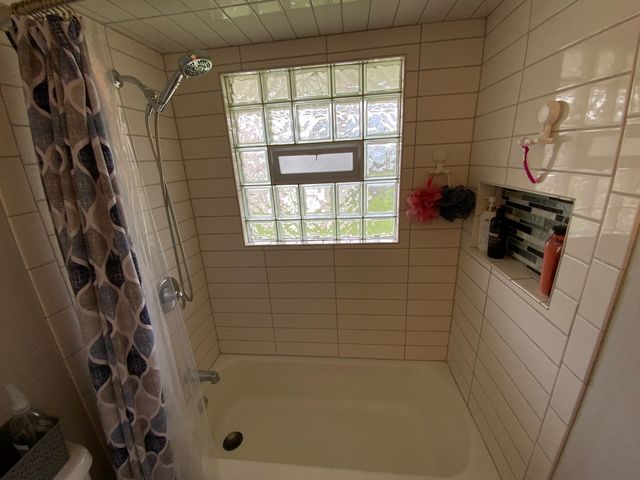 665 Thornwood Drive, Buffalo Grove, IL 60089