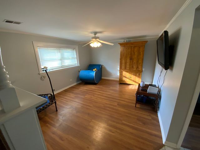 665 Thornwood Drive, Buffalo Grove, IL 60089