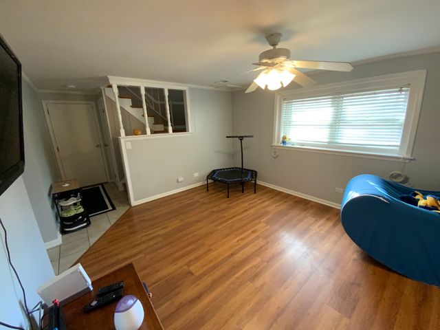 665 Thornwood Drive, Buffalo Grove, IL 60089