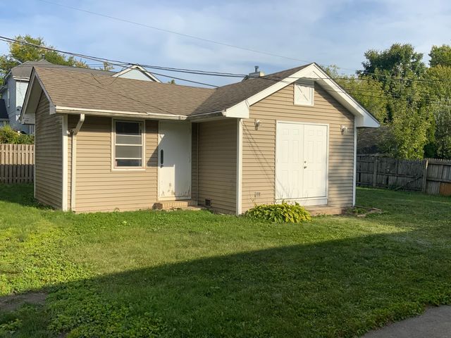 665 Thornwood Drive, Buffalo Grove, IL 60089