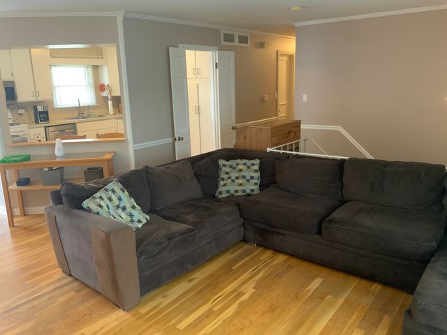 665 Thornwood Drive, Buffalo Grove, IL 60089