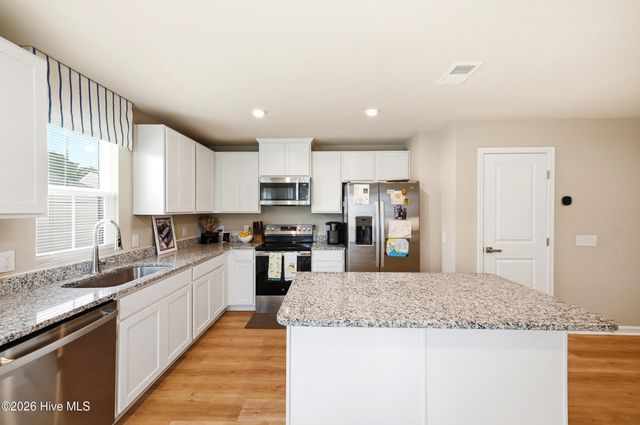 3005 Edgemead Circle NW, Calabash, NC 28467