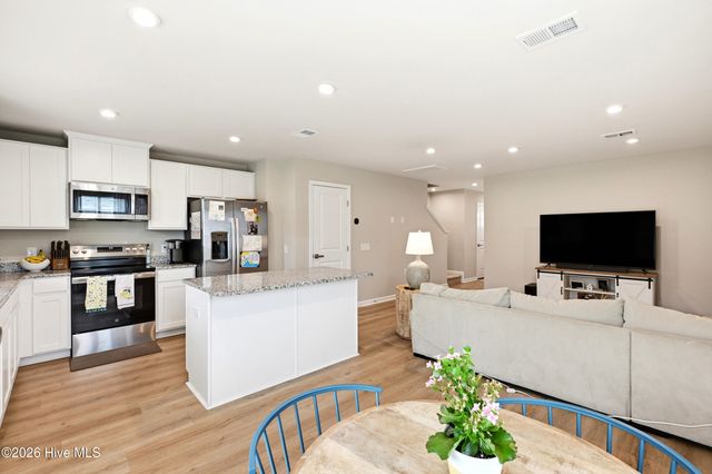 3005 Edgemead Circle NW, Calabash, NC 28467