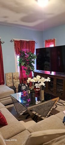 30 Pattison St 3, Worcester, MA 01604