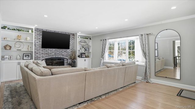 94 Fairview Avenue, Bayport, NY 11705