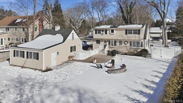 94 Fairview Avenue, Bayport, NY 11705