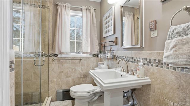 94 Fairview Avenue, Bayport, NY 11705