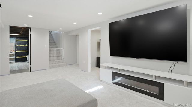 94 Fairview Avenue, Bayport, NY 11705