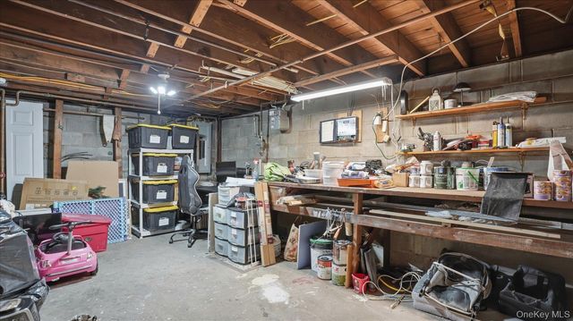 94 Fairview Avenue, Bayport, NY 11705