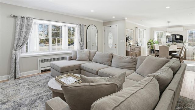 94 Fairview Avenue, Bayport, NY 11705