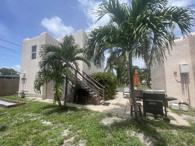 505 24th Avenue N, Lake Worth, FL 33460