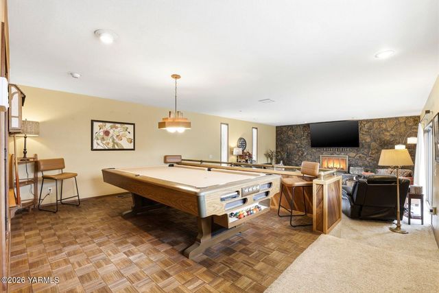 212 S 46th Ave, Yakima, WA 98908