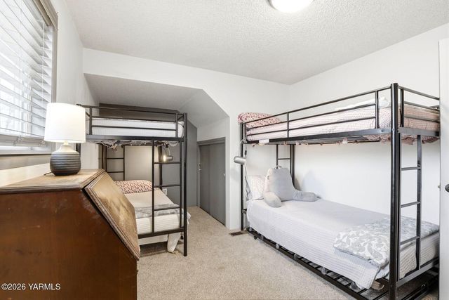 212 S 46th Ave, Yakima, WA 98908