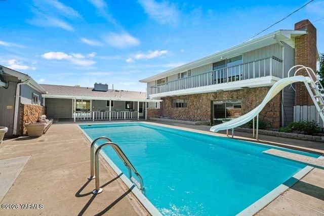 212 S 46th Ave, Yakima, WA 98908