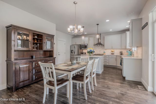 11322 N EMERALD DR, Hayden, ID 83835