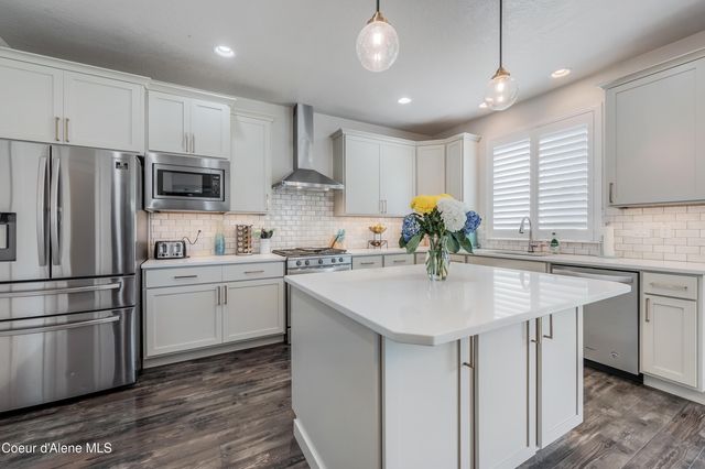11322 N EMERALD DR, Hayden, ID 83835