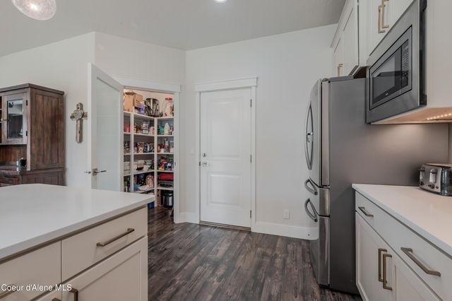 11322 N EMERALD DR, Hayden, ID 83835