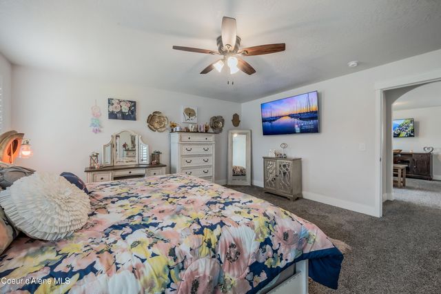 11322 N EMERALD DR, Hayden, ID 83835