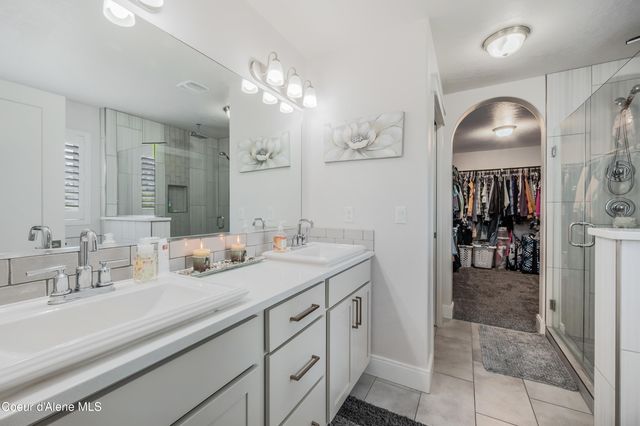 11322 N EMERALD DR, Hayden, ID 83835