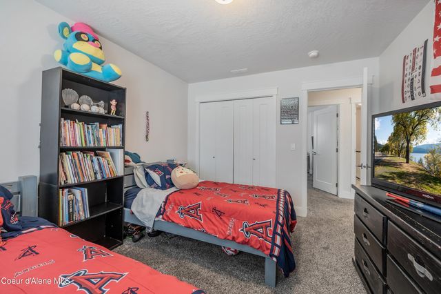 11322 N EMERALD DR, Hayden, ID 83835