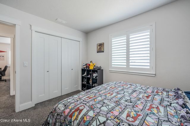 11322 N EMERALD DR, Hayden, ID 83835