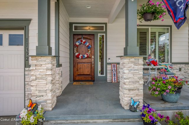 11322 N EMERALD DR, Hayden, ID 83835