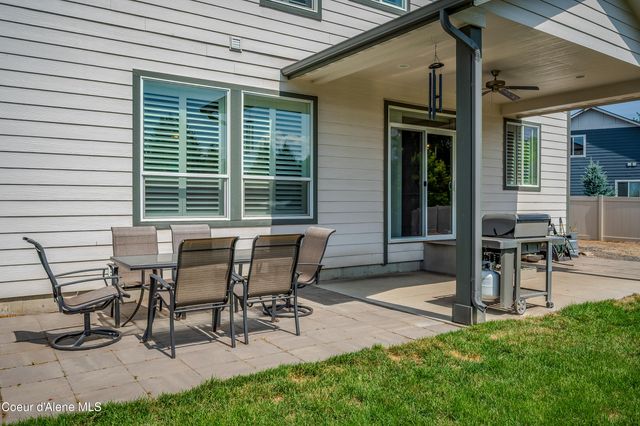 11322 N EMERALD DR, Hayden, ID 83835